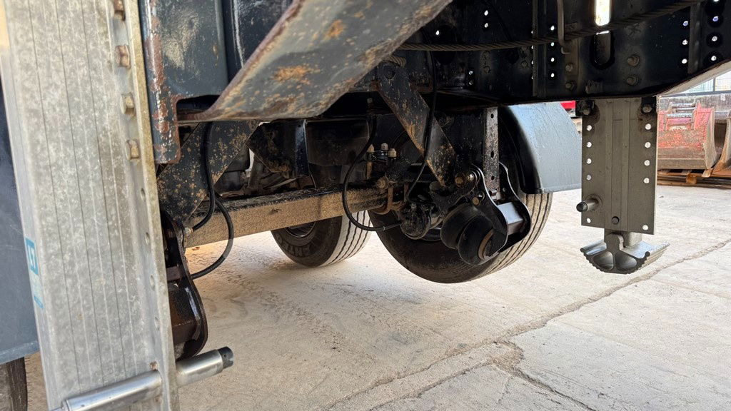Самосвальный полуприцеп Meiller Kisa 3 - 3-Axle Tipper Trailer - hydr. back: фото 11 Самосвальный полуприцеп Meiller Kisa 3 - 3-Axle Tipper Trailer - hydr. back: фото 11