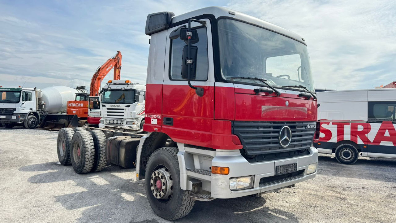 Mercedes-Benz Actros 2631 6x4 chassis - spring - Грузовик-шасси: фото 3 Mercedes-Benz Actros 2631 6x4 chassis - spring - Грузовик-шасси: фото 3