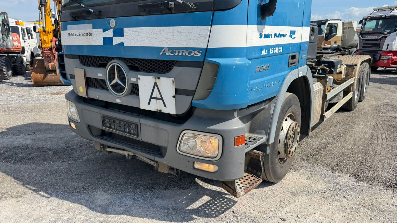 Mercedes-Benz Actros 2641 6x4 hiab abroll tipper - spring - Грузовик-контейнеровоз/ Сменный кузов: фото 2 Mercedes-Benz Actros 2641 6x4 hiab abroll tipper - spring - Грузовик-контейнеровоз/ Сменный кузов: фото 2