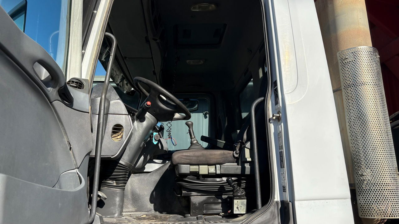 Самосвал Mercedes-Benz Actros 4141 K 8x6 tipper - 19m3 - spring suspension: фото 15 Самосвал Mercedes-Benz Actros 4141 K 8x6 tipper - 19m3 - spring suspension: фото 15