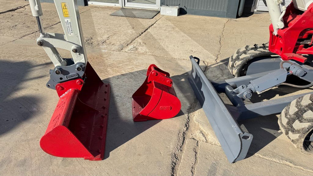 Takeuchi TB230 - 2019 Year - 2435 Hours - 2X Buckets - NEW Tracks - Мини-экскаватор: фото 2 Takeuchi TB230 - 2019 Year - 2435 Hours - 2X Buckets - NEW Tracks - Мини-экскаватор: фото 2