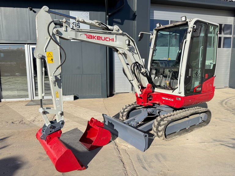 Takeuchi TB230 - 2019 Year - 2435 Hours - 2X Buckets - NEW Tracks - Мини-экскаватор: фото 1 Takeuchi TB230 - 2019 Year - 2435 Hours - 2X Buckets - NEW Tracks - Мини-экскаватор: фото 1