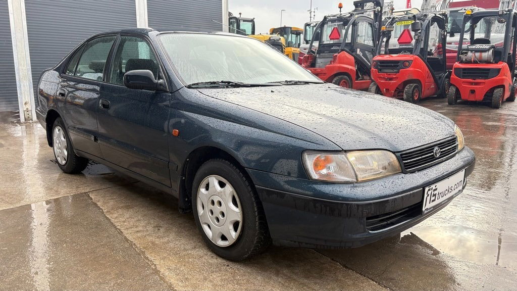 Toyota Carina 1.6 - Petrol - 5 Doors - Легковой автомобиль: фото 2 Toyota Carina 1.6 - Petrol - 5 Doors - Легковой автомобиль: фото 2