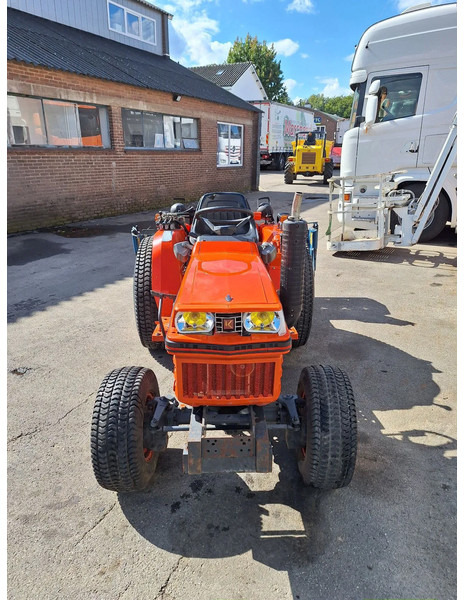 Kubota B2150 - Складской тягач: фото 3 Kubota B2150 - Складской тягач: фото 3