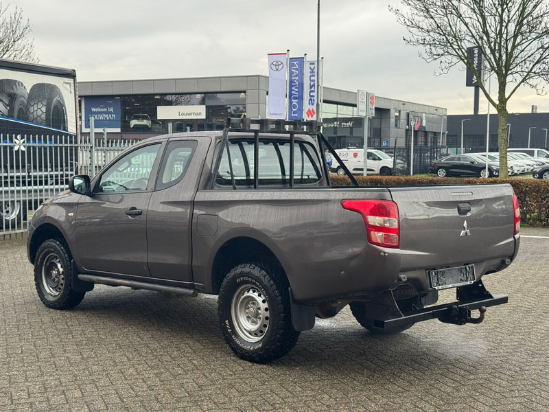 Mitsubishi L200 4*4 airco - Пикап: фото 4 Mitsubishi L200 4*4 airco - Пикап: фото 4