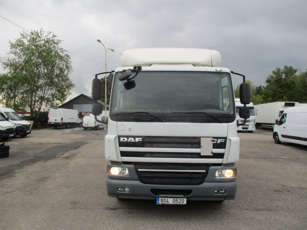 DAF CF 75.310 - Грузовик с закрытым кузовом: фото 2 DAF CF 75.310 - Грузовик с закрытым кузовом: фото 2