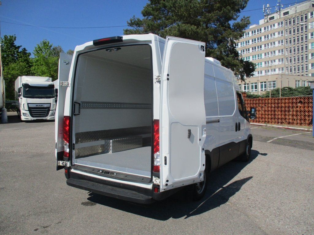 Фургон-рефрижератор Iveco Daily 35S16 2.3L: фото 8