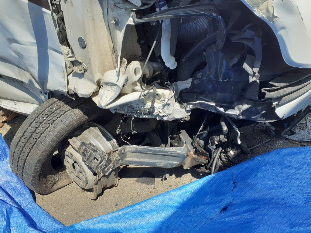 Iveco Daily 35S16 mit LBW DAMAGED - Фургон с закрытым кузовом: фото 4 Iveco Daily 35S16 mit LBW DAMAGED - Фургон с закрытым кузовом: фото 4