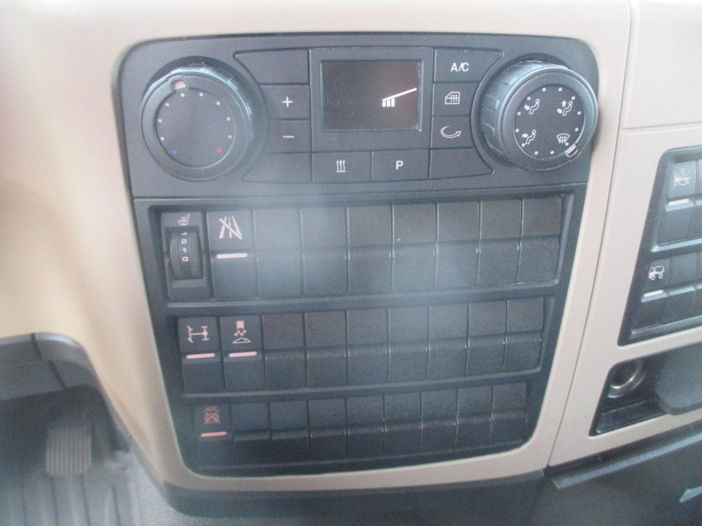 Тентованный грузовик MAN TGL 12.250: фото 16