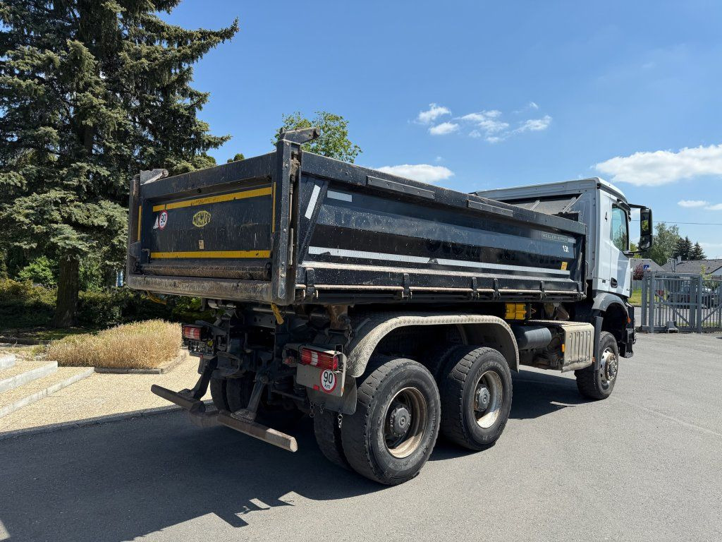 Mercedes-Benz 3343 Arocs 6x6 S3 EURO 6 - Самосвал: фото 5 Mercedes-Benz 3343 Arocs 6x6 S3 EURO 6 - Самосвал: фото 5
