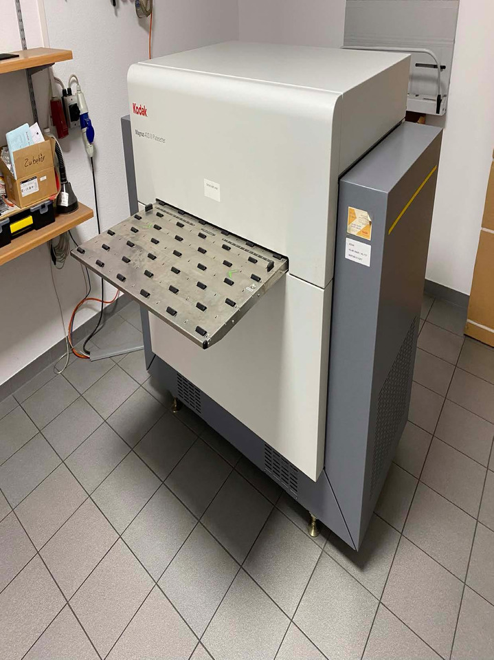 6up thermal platesetter Kodak Magnus 400 III with Prinergy XPO Workstation and Software Rip Workflowvillage - Печатное оборудование: фото 1 6up thermal platesetter Kodak Magnus 400 III with Prinergy XPO Workstation and Software Rip Workflowvillage - Печатное оборудование: фото 1