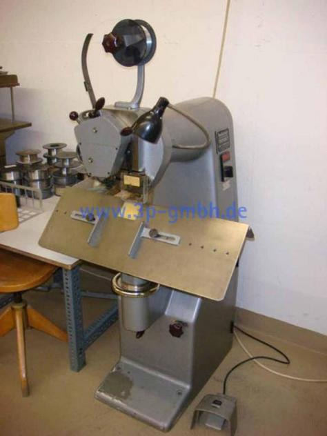 Hohner Favorit wire stapling machine - Печатное оборудование: фото 1 Hohner Favorit wire stapling machine - Печатное оборудование: фото 1