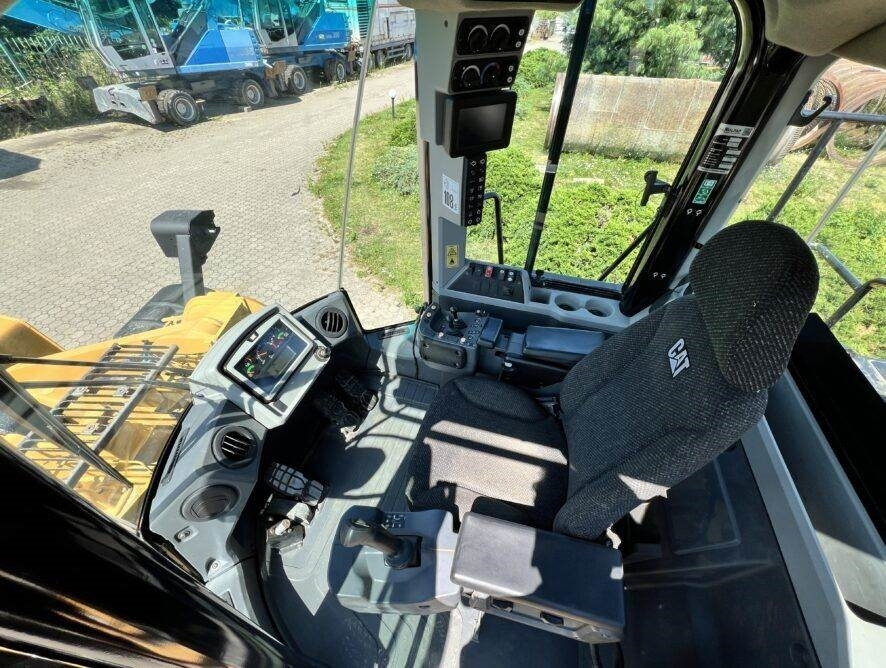 Колёсный погрузчик CAT 966M: фото 11