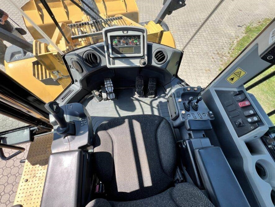 Колёсный погрузчик CAT 966M: фото 12