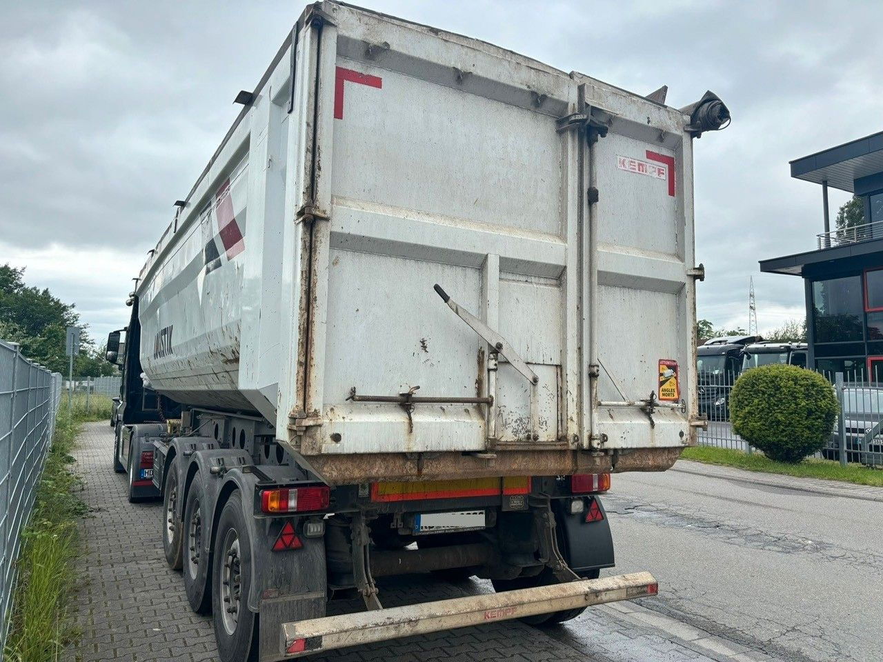 Kempf SKM 35-3 45m³/Stahl /Liftachse/Alufelgen /SAF Kempf SKM 35-3 45m³/Stahl /Liftachse/Alufelgen /SAF - Самосвальный полуприцеп: фото 4 Kempf SKM 35-3 45m³/Stahl /Liftachse/Alufelgen /SAF Kempf SKM 35-3 45m³/Stahl /Liftachse/Alufelgen /SAF - Самосвальный полуприцеп: фото 4