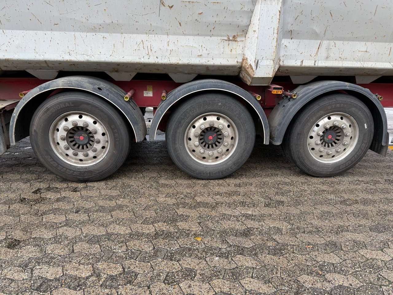 Lück SKF35 86m³/Alufelgen/SAF/Scheibe/Lift - Самосвальный полуприцеп: фото 5 Lück SKF35 86m³/Alufelgen/SAF/Scheibe/Lift - Самосвальный полуприцеп: фото 5