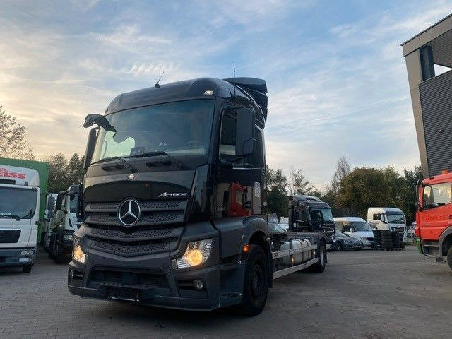 Mercedes-Benz Actros 1842 BDF LBW 1845 2x - Грузовик-контейнеровоз/ Сменный кузов: фото 3 Mercedes-Benz Actros 1842 BDF LBW 1845 2x - Грузовик-контейнеровоз/ Сменный кузов: фото 3