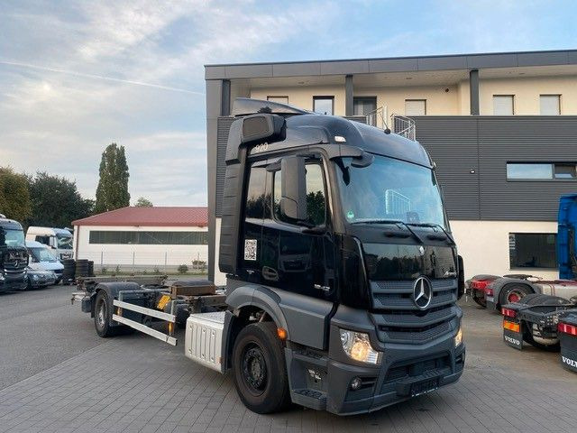 Mercedes-Benz Actros 1842 BDF LBW 1845 2x - Грузовик-контейнеровоз/ Сменный кузов: фото 4 Mercedes-Benz Actros 1842 BDF LBW 1845 2x - Грузовик-контейнеровоз/ Сменный кузов: фото 4