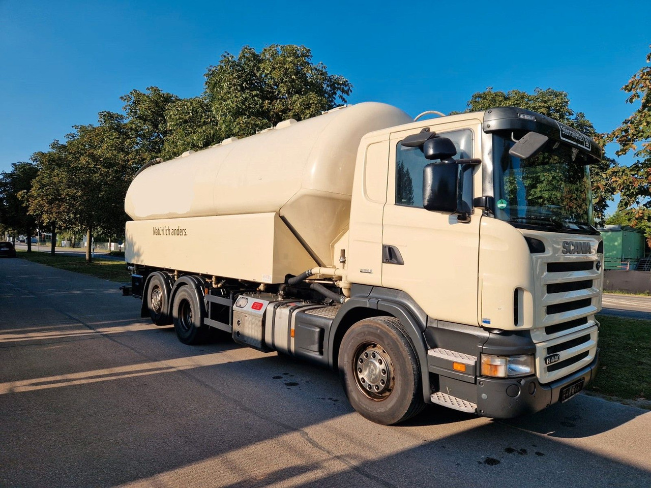 Scania R440 31m³ SILO 4 Kammer/Retarder/Kompressor/Lift - Грузовик-цистерна: фото 2 Scania R440 31m³ SILO 4 Kammer/Retarder/Kompressor/Lift - Грузовик-цистерна: фото 2