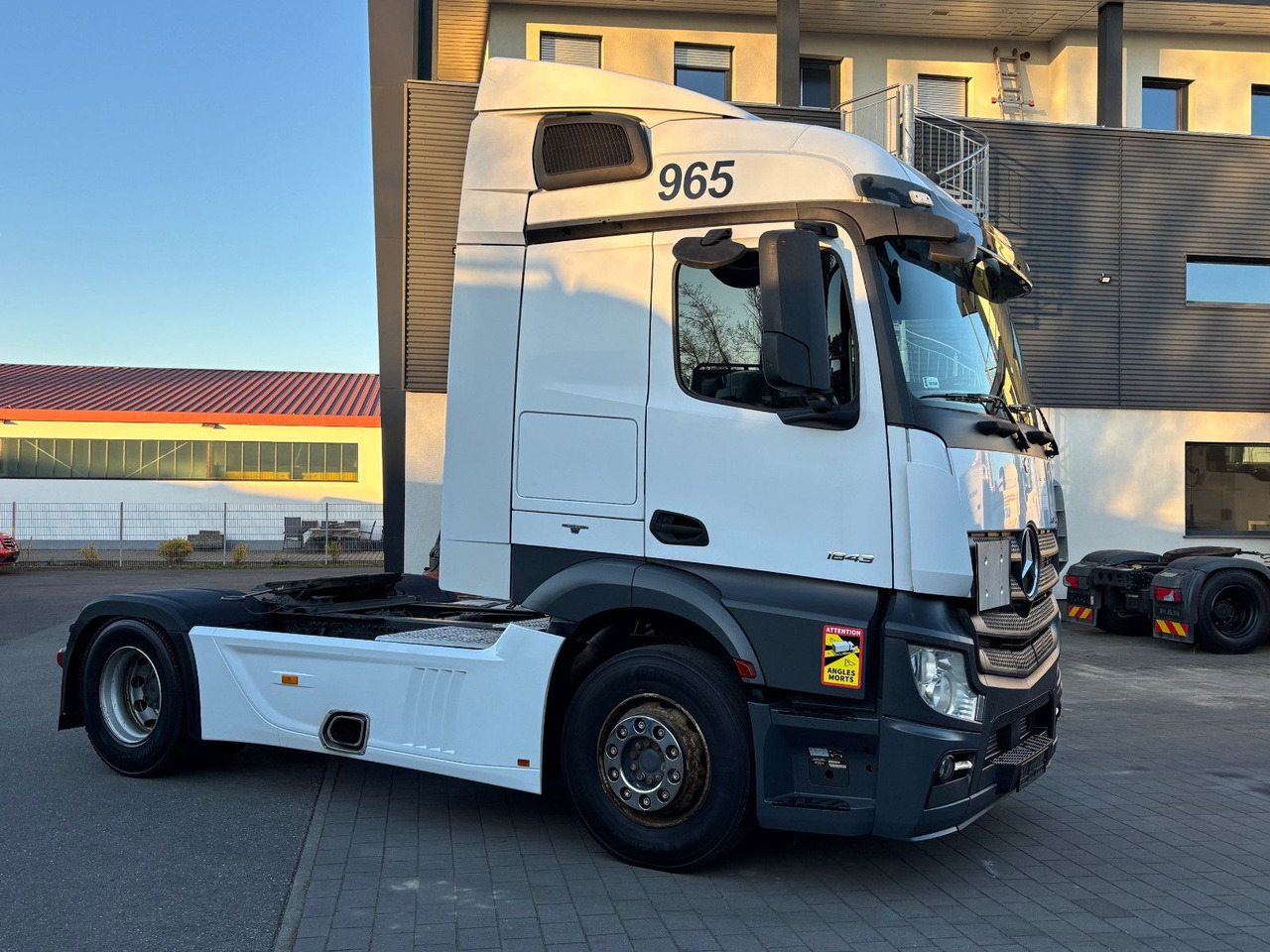 Mercedes-Benz Actros 1843 1845 - Тягач: фото 3 Mercedes-Benz Actros 1843 1845 - Тягач: фото 3