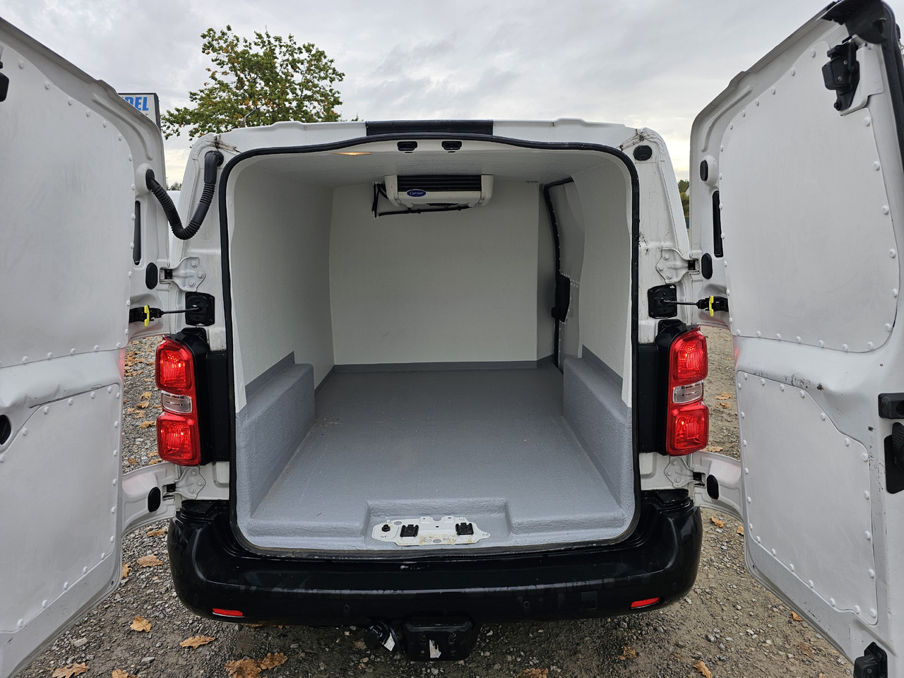 Citroen JUMPY CHLODNIA MROZNIA CARRIER+230V KLIMA NAVI EURO6 - Фургон-рефрижератор: фото 2 Citroen JUMPY CHLODNIA MROZNIA CARRIER+230V KLIMA NAVI EURO6 - Фургон-рефрижератор: фото 2
