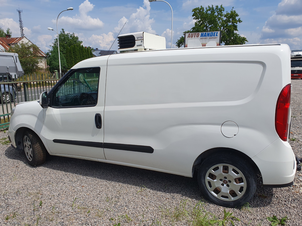 FIAT DOBLO 1.6 LONG CHLODNIA carrier +230v KLIMA EURO6 - Фургон-рефрижератор: фото 4 FIAT DOBLO 1.6 LONG CHLODNIA carrier +230v KLIMA EURO6 - Фургон-рефрижератор: фото 4