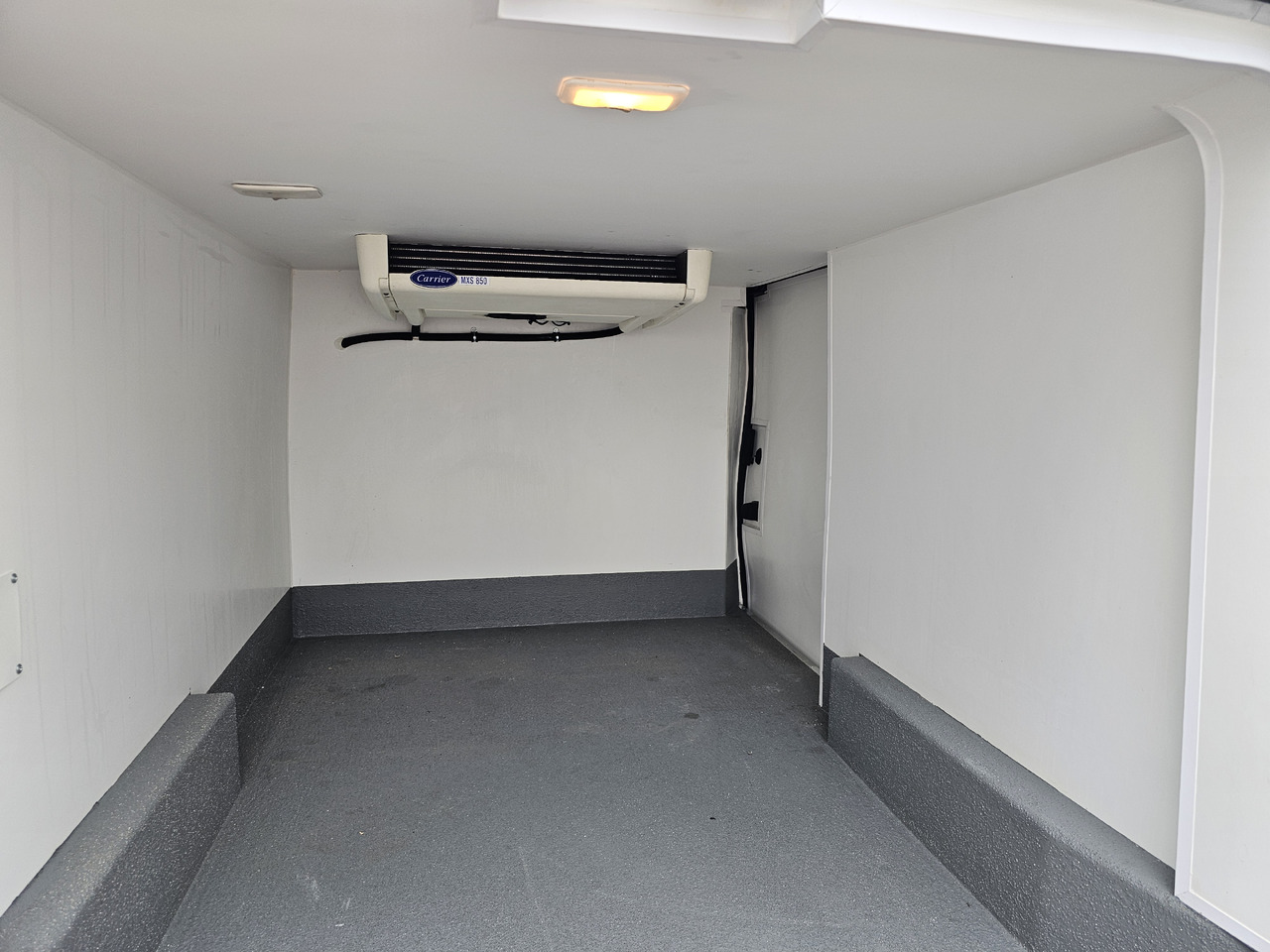 Фургон-рефрижератор RENAULT TRAFIC CHLODNIA MROZNIA CARRIER+230V KLIMA EURO6: фото 6