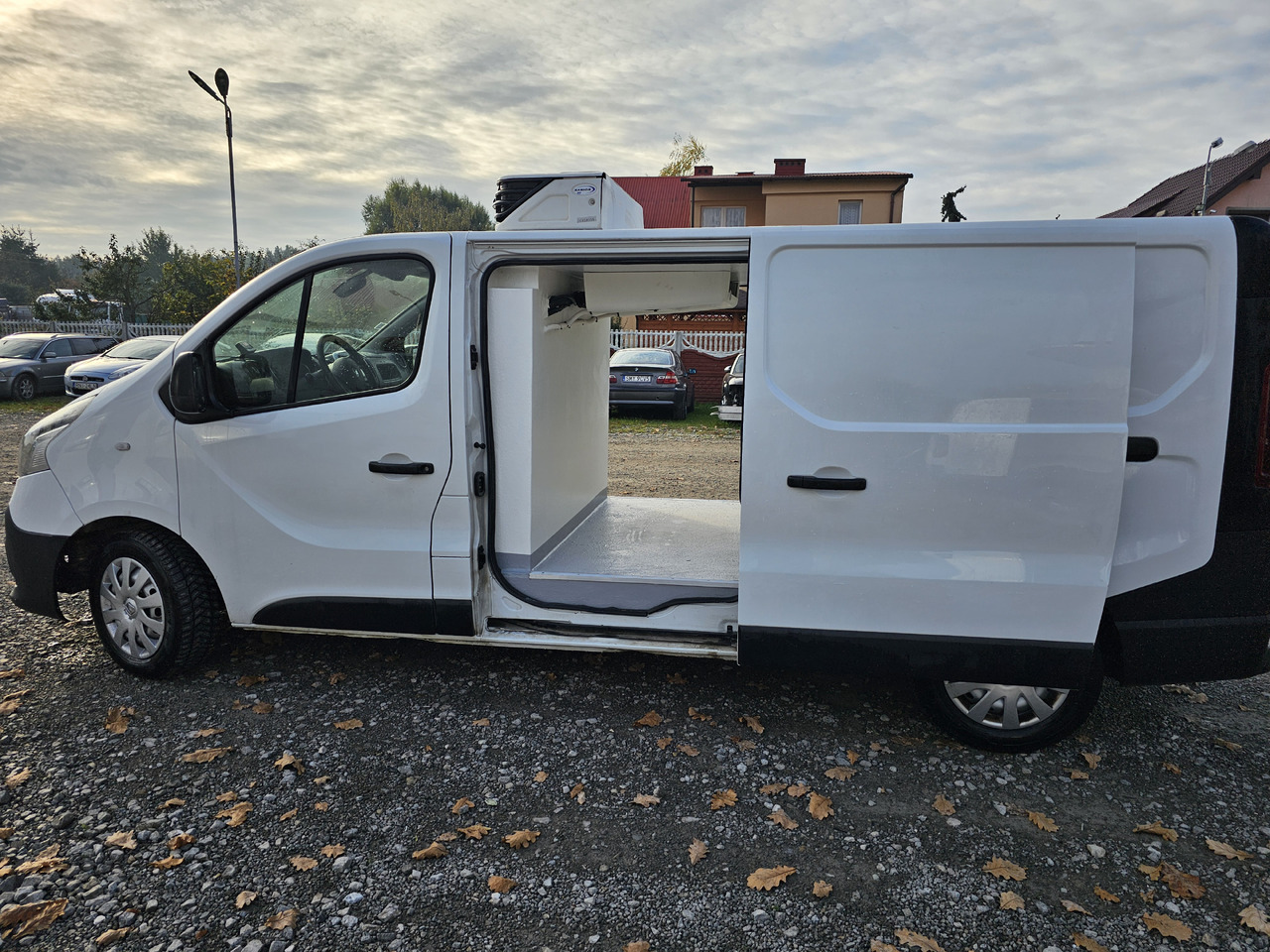 RENAULT TRAFIC MAXI LONG CHLODNIA MROZNIA CARRIER+230V KLIMA NAVI KAMERA EURO6 - Фургон-рефрижератор: фото 3 RENAULT TRAFIC MAXI LONG CHLODNIA MROZNIA CARRIER+230V KLIMA NAVI KAMERA EURO6 - Фургон-рефрижератор: фото 3