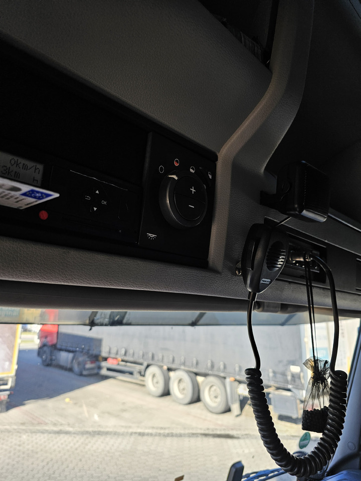 Тентованный грузовик VOLVO FH460 ZESTAW TANDEM 120 M3 PRZEJAZDOWY + PRZYCZEPA FIRANKA SAF: фото 19 Тентованный грузовик VOLVO FH460 ZESTAW TANDEM 120 M3 PRZEJAZDOWY + PRZYCZEPA FIRANKA SAF: фото 19