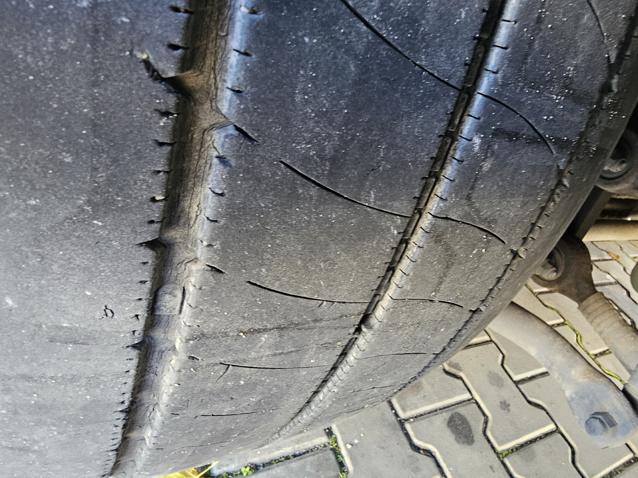 Тентованный грузовик VOLVO FH460 ZESTAW TANDEM 120 M3 PRZEJAZDOWY + PRZYCZEPA FIRANKA SAF: фото 26 Тентованный грузовик VOLVO FH460 ZESTAW TANDEM 120 M3 PRZEJAZDOWY + PRZYCZEPA FIRANKA SAF: фото 26