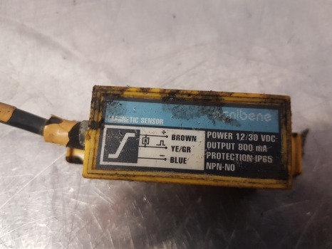 Caterpillar 146329 Carraro 26.16m, Front Axle Sensor 143227 - Сенсор: фото 3 Caterpillar 146329 Carraro 26.16m, Front Axle Sensor 143227 - Сенсор: фото 3