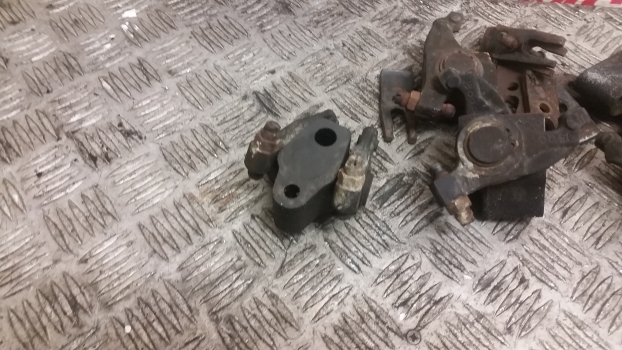 Deutz Agrotron 6.15 Engine Valve Rockers Parts 04800347 - Двигатель и запчасти для Тракторов: фото 2 Deutz Agrotron 6.15 Engine Valve Rockers Parts 04800347 - Двигатель и запчасти для Тракторов: фото 2