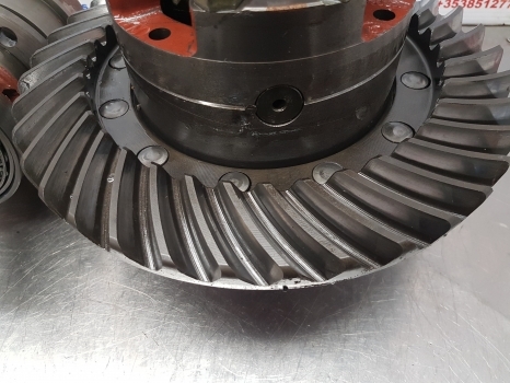 Ford 7600, 10, 100 Rear Bevel Gear Differential E0nn4209ca, E0nn4610da, 83927041 - Дифференциал для Тракторов: фото 4 Ford 7600, 10, 100 Rear Bevel Gear Differential E0nn4209ca, E0nn4610da, 83927041 - Дифференциал для Тракторов: фото 4