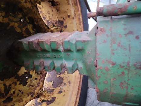 John Deere 2130 Rear Half Axle Lhs L29056, R56279, T29452, L29055, L39930 - Задняя ось: фото 3 John Deere 2130 Rear Half Axle Lhs L29056, R56279, T29452, L29055, L39930 - Задняя ось: фото 3