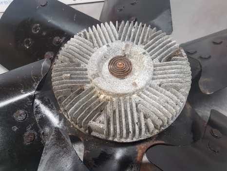 John Deere 3350, 3150, 3050, 2955 Fan 6 Blades And Clucth Re26918, Al69177 - Вентилятор для Тракторов: фото 4 John Deere 3350, 3150, 3050, 2955 Fan 6 Blades And Clucth Re26918, Al69177 - Вентилятор для Тракторов: фото 4