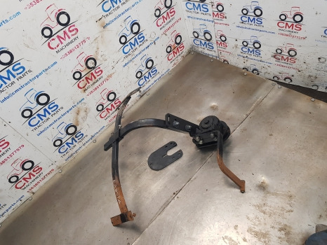 Kubota M5092 Front Axle Mudguard Bracket Lhs Assy - Крыло: фото 2 Kubota M5092 Front Axle Mudguard Bracket Lhs Assy - Крыло: фото 2