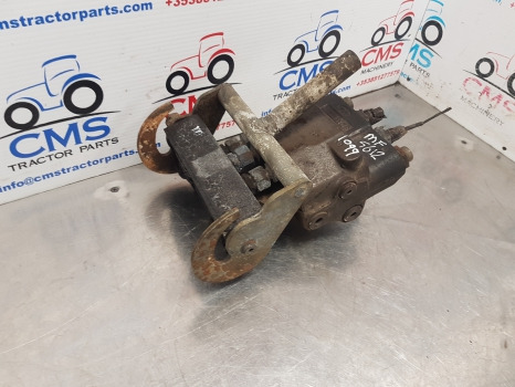Massey Ferguson 5612, 5611, 5613, Hydraulic Distributor For Parts Only 4381634m3 - Гидравлика: фото 2 Massey Ferguson 5612, 5611, 5613, Hydraulic Distributor For Parts Only 4381634m3 - Гидравлика: фото 2