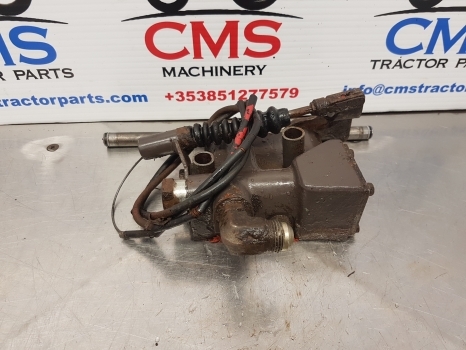 Massey Ferguson 675, 399, 372n, 375, 4225, 4255 Hydraulic Valve Assy 1679099m95 - Гидравлический клапан для Тракторов: фото 1 Massey Ferguson 675, 399, 372n, 375, 4225, 4255 Hydraulic Valve Assy 1679099m95 - Гидравлический клапан для Тракторов: фото 1