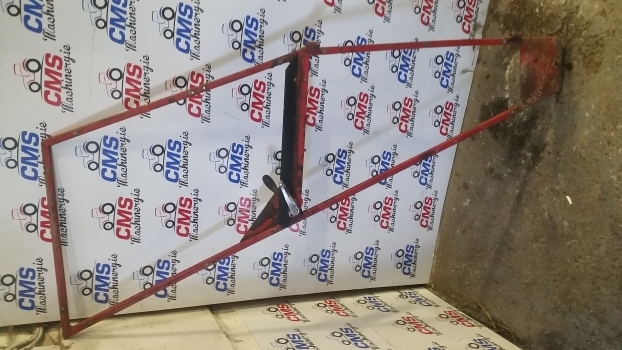 Massey Ferguson Sankey Cab Door Frame Right - Дверь и запчасти для Тракторов: фото 1 Massey Ferguson Sankey Cab Door Frame Right - Дверь и запчасти для Тракторов: фото 1
