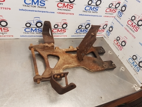 Mccormick Mc115, Mc95, Mc105 Bonnet, Hood Support 358001a1, 706569a2, 704107a2 - Капот для Тракторов: фото 3 Mccormick Mc115, Mc95, Mc105 Bonnet, Hood Support 358001a1, 706569a2, 704107a2 - Капот для Тракторов: фото 3