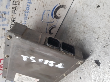 New Holland Case Tsa, Mxu Series Tranmission Control Edc Ecu 87314121, 51562982 - Блок управления для Тракторов: фото 4 New Holland Case Tsa, Mxu Series Tranmission Control Edc Ecu 87314121, 51562982 - Блок управления для Тракторов: фото 4