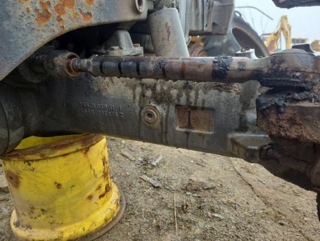 Valtra T174ea Dana Spicer 740/560 Front Axle Housing Rhs 755.01.059.61, 755.01.759.01 - Передняя ось для Сельскохозяйственной техники: фото 2 Valtra T174ea Dana Spicer 740/560 Front Axle Housing Rhs 755.01.059.61, 755.01.759.01 - Передняя ось для Сельскохозяйственной техники: фото 2