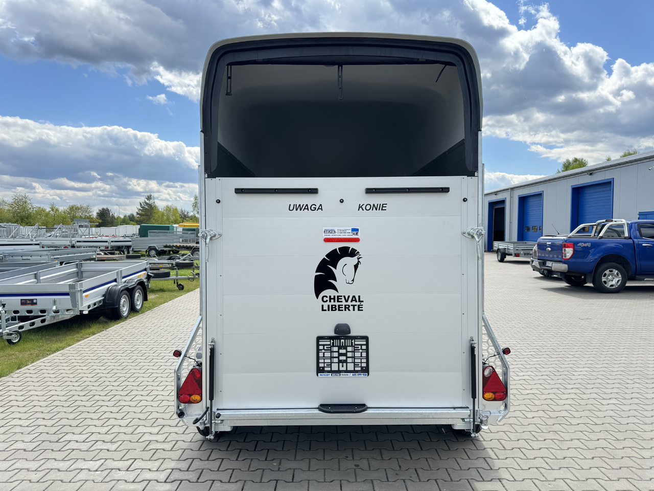 Cheval Liberté Gold Origins ALU 2000 kg - Прицеп-коневоз: фото 4 Cheval Liberté Gold Origins ALU 2000 kg - Прицеп-коневоз: фото 4