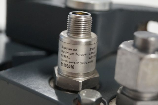 Jungheinrich 51193016 | Hydraulic Clamb from EKS308 year 2014 loading sensor 511 - Гидравлика для Погрузочно-разгрузочной техники: фото 2 Jungheinrich 51193016 | Hydraulic Clamb from EKS308 year 2014 loading sensor 511 - Гидравлика для Погрузочно-разгрузочной техники: фото 2