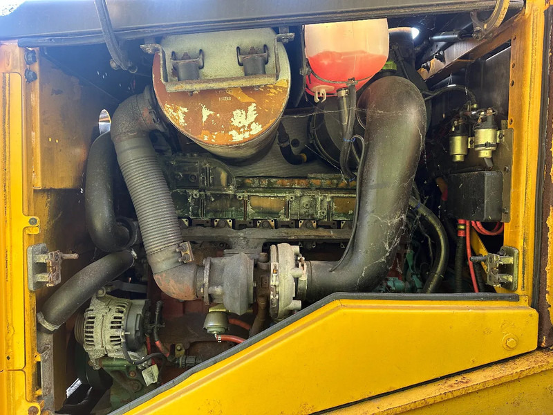 Колёсный погрузчик Volvo L120 F: фото 14 Колёсный погрузчик Volvo L120 F: фото 14