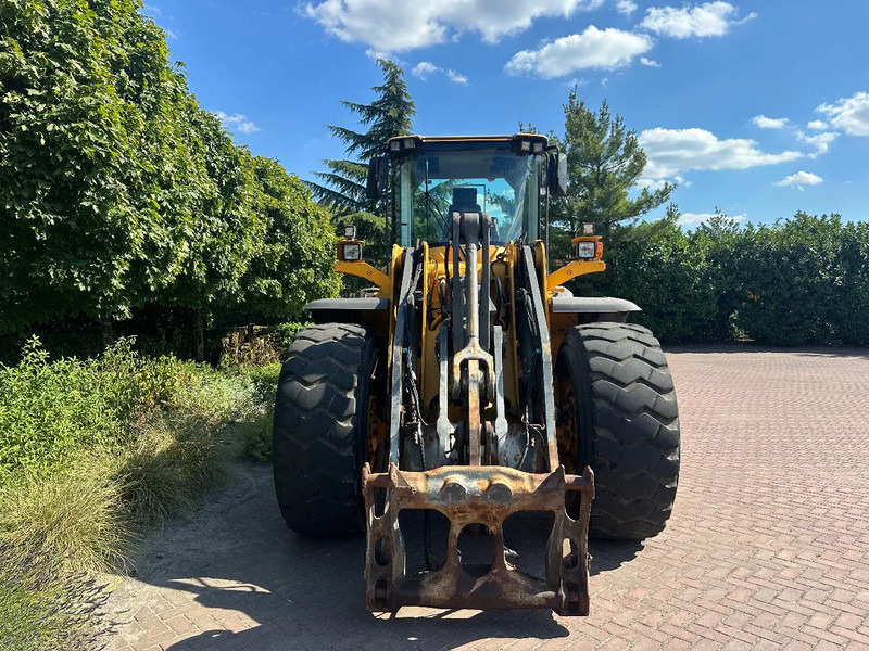 Колёсный погрузчик Volvo L120 F: фото 7 Колёсный погрузчик Volvo L120 F: фото 7