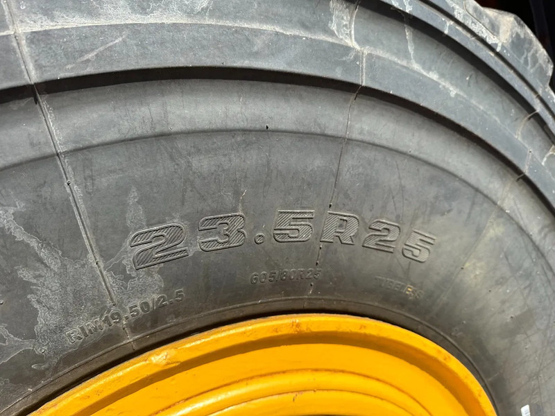 Колёсный погрузчик Volvo L120 F: фото 16 Колёсный погрузчик Volvo L120 F: фото 16