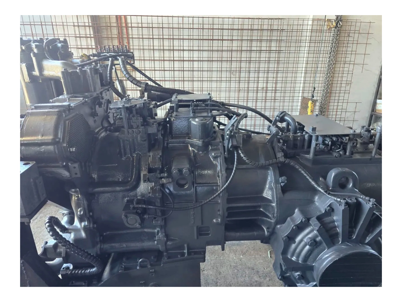 KOMATSU POWER TRAIN ASSY 195-22-80050 / 195-13-81100 / 195-15-81000 - Трансмиссия для Бульдозеров: фото 2 KOMATSU POWER TRAIN ASSY 195-22-80050 / 195-13-81100 / 195-15-81000 - Трансмиссия для Бульдозеров: фото 2