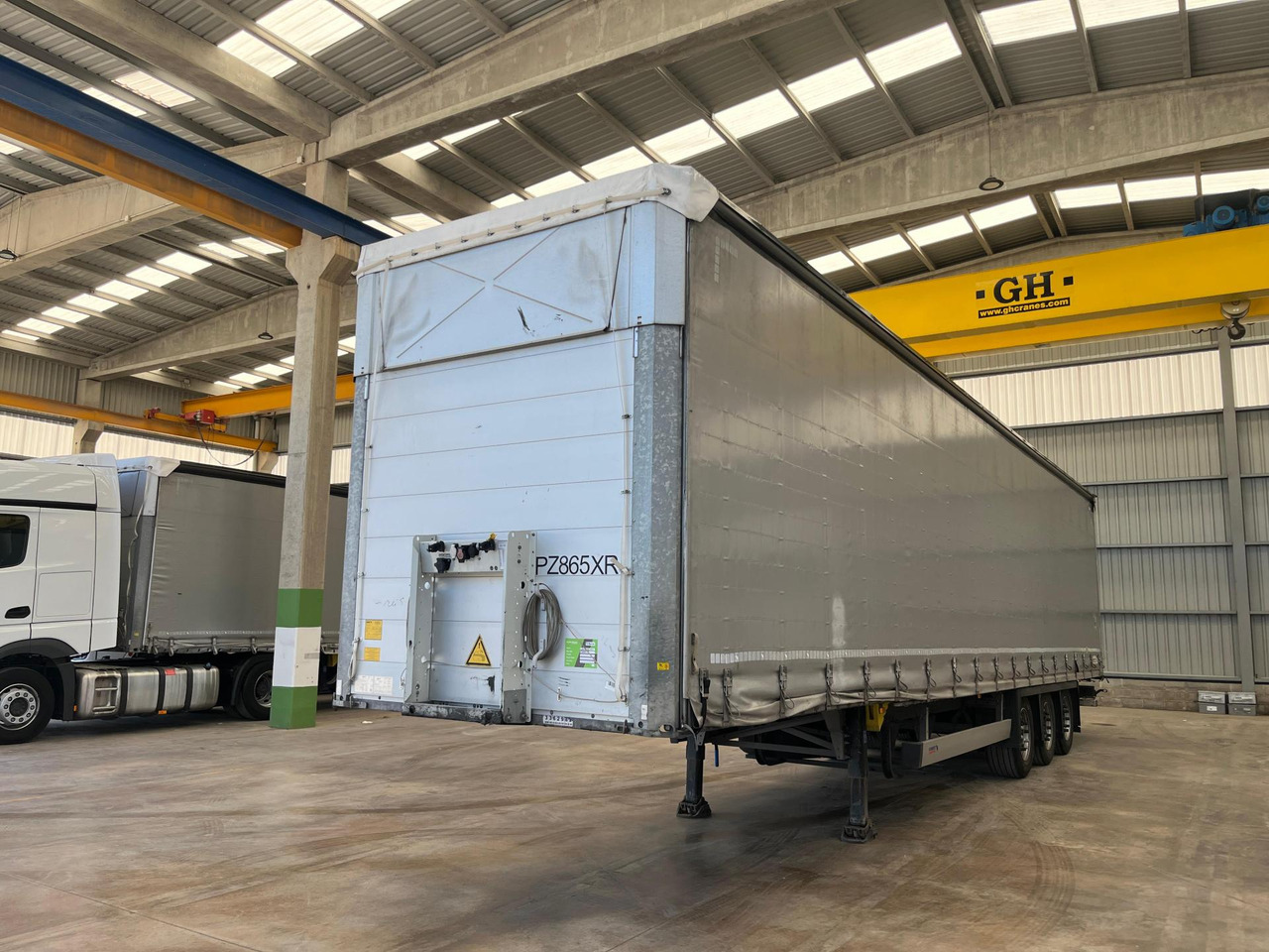 Schmitz Cargobull SCS24/L Varios - Тентованный полуприцеп: фото 1 Schmitz Cargobull SCS24/L Varios - Тентованный полуприцеп: фото 1