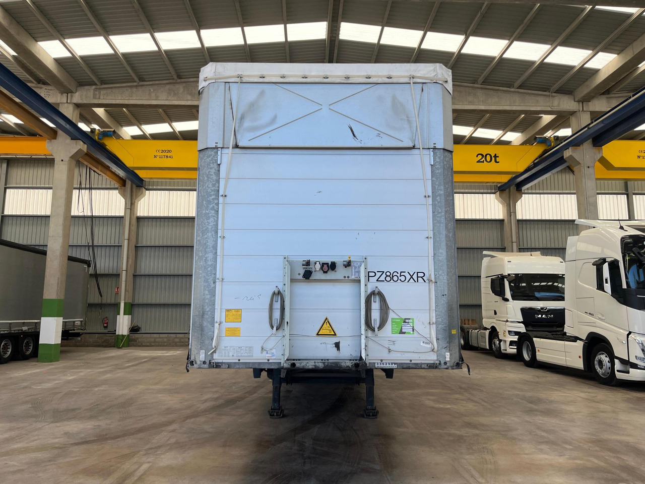 Schmitz Cargobull SCS24/L Varios - Тентованный полуприцеп: фото 3 Schmitz Cargobull SCS24/L Varios - Тентованный полуприцеп: фото 3